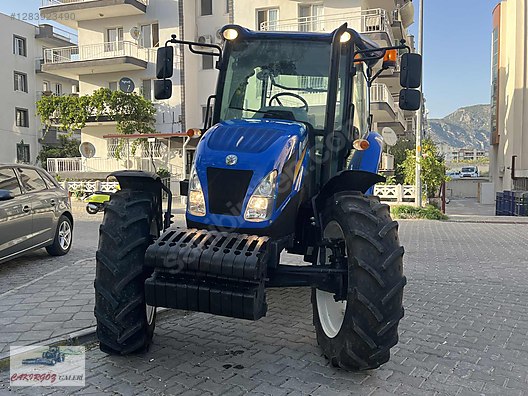 Machinery / Agricultural Machines / Tractors / New Holland / TD110D