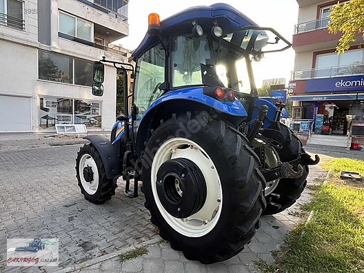 Machinery / Agricultural Machines / Tractors / New Holland / TD110D
