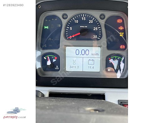 Machinery / Agricultural Machines / Tractors / New Holland / TD110D