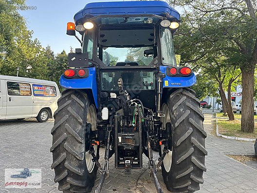 Machinery / Agricultural Machines / Tractors / New Holland / TD110D