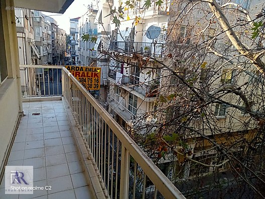 karsiyaka merkezde ici bakimli kose ara kat daire kiralik daire ilanlari sahibinden com da 985923950