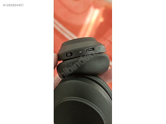 Used & Brand New Items / Cell Phones & Accessories / Accessories / Bluetooth Headphones