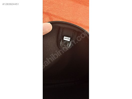 Used & Brand New Items / Cell Phones & Accessories / Accessories / Bluetooth Headphones