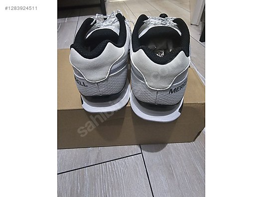 Used & Brand New Items / Clothing & Accessories / Men / Shoes / Sneakers & Sport