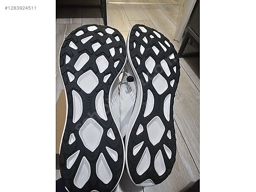 Used & Brand New Items / Clothing & Accessories / Men / Shoes / Sneakers & Sport