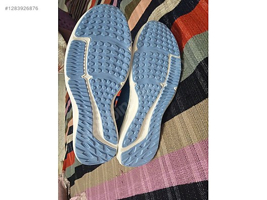 Used & Brand New Items / Sports / Athletics / Running / Shoes