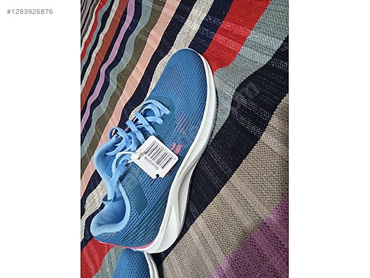 Used & Brand New Items / Sports / Athletics / Running / Shoes