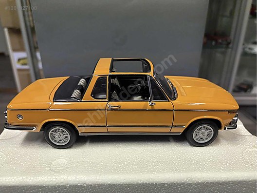  2002 Baur Cabrio 1:18 AUTOart　オートアート BMW 2002 Baur Cabrio 1:18 AUTOart オートアート - メルカリ