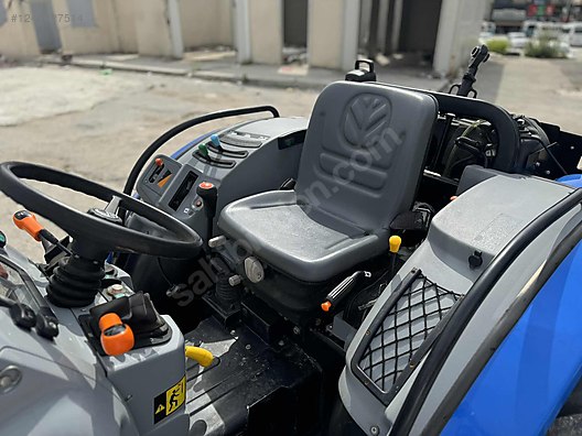 Machinery / Agricultural Machines / Tractors / New Holland / T3.60F