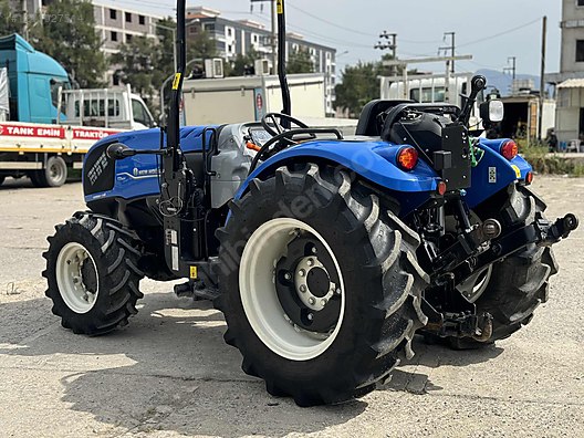 Machinery / Agricultural Machines / Tractors / New Holland / T3.60F