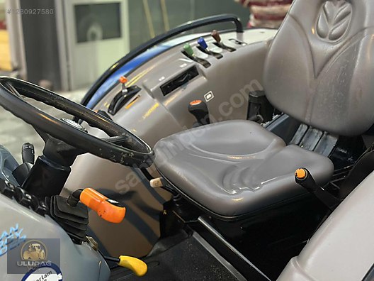 Machinery / Agricultural Machines / Tractors / New Holland / TD4.100F