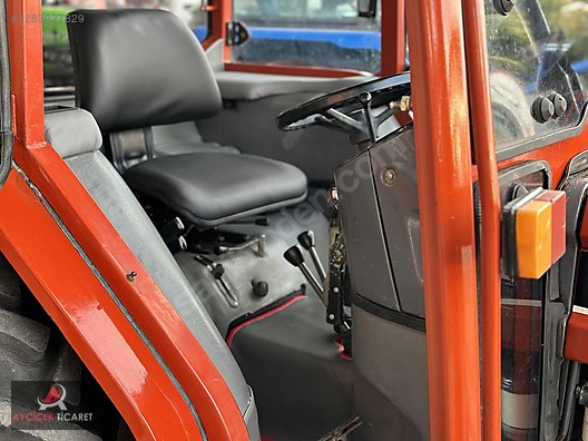 Machinery / Agricultural Machines / Tractors / New Holland / 54C