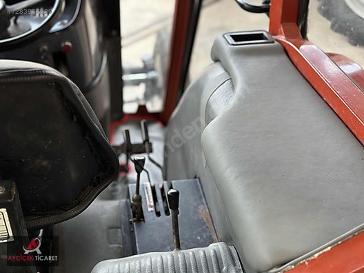 Machinery / Agricultural Machines / Tractors / New Holland / 54C