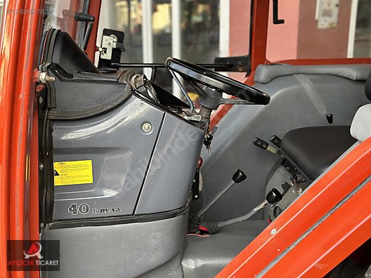 Machinery / Agricultural Machines / Tractors / New Holland / 54C