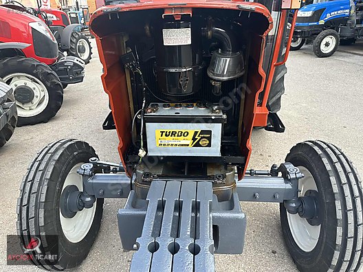 Machinery / Agricultural Machines / Tractors / New Holland / 54C