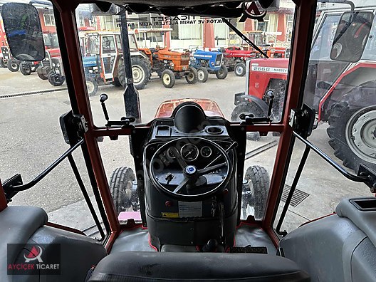 Machinery / Agricultural Machines / Tractors / New Holland / 54C