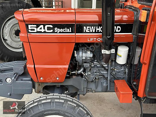Machinery / Agricultural Machines / Tractors / New Holland / 54C
