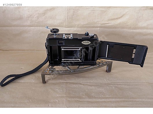 Used & Brand New Items / Cameras & Photographic Equipment / Analogue Film Cameras / 35 mm SLR / Revueflex