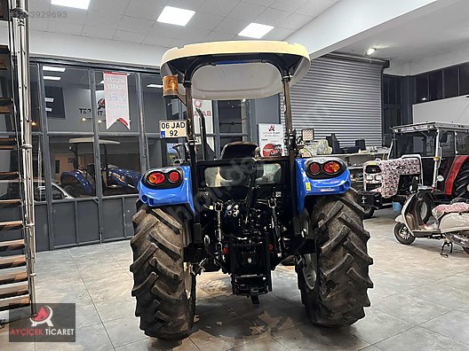 Machinery / Agricultural Machines / Tractors / New Holland / TT4.65