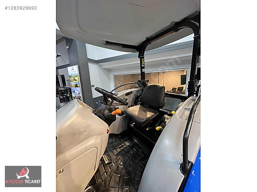 Machinery / Agricultural Machines / Tractors / New Holland / TT4.65