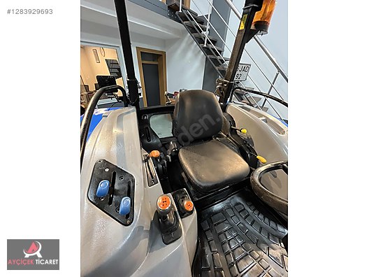 Machinery / Agricultural Machines / Tractors / New Holland / TT4.65