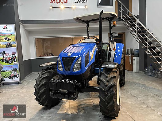 Machinery / Agricultural Machines / Tractors / New Holland / TT4.65