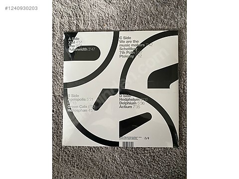 アート・デザイン・音楽 Elena Beelaerts PLATEN / PLATES ARTIMO