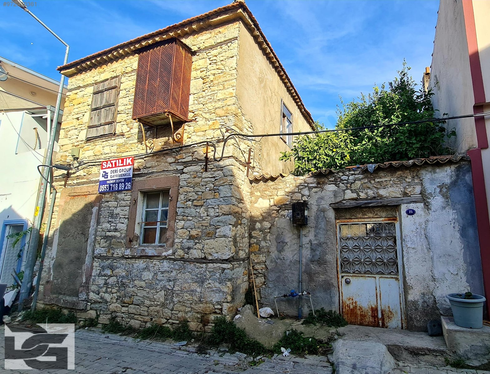 Urla Merkezde Satılık Orjinal Tarihi Taş Ev Satılık Müstakil Ev