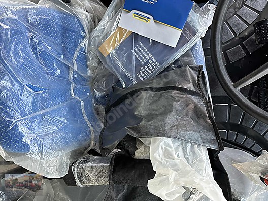 Machinery / Agricultural Machines / Tractors / New Holland / TD100D