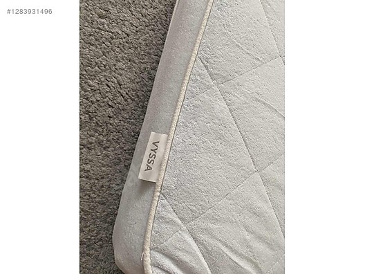 Used & Brand New Items / Home Decor / Furniture / Child & Teen Room / Bed & Mattress