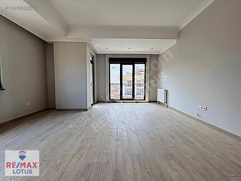 Bağlarbaşı'nda Kaçmaz Fırsat, Metroya Yakın Otoparklı 4+1 Dublex