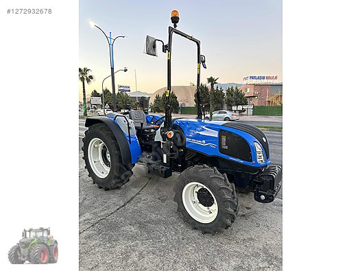 Machinery / Agricultural Machines / Tractors / New Holland / T4.80B