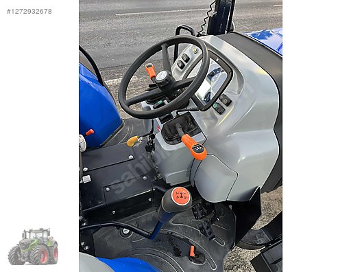 Machinery / Agricultural Machines / Tractors / New Holland / T4.80B