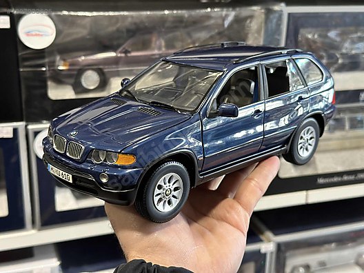 Kyosho Diecast Model 1:18 BMW Araba - 1207933626