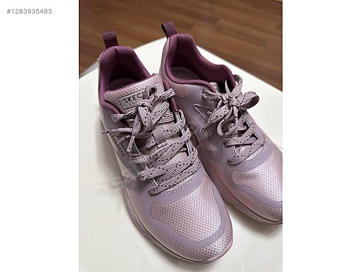 Used & Brand New Items / Clothing & Accessories / Women / Shoes / Sneakers