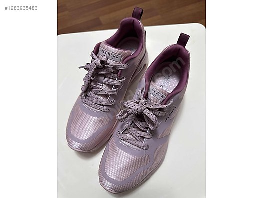 Used & Brand New Items / Clothing & Accessories / Women / Shoes / Sneakers