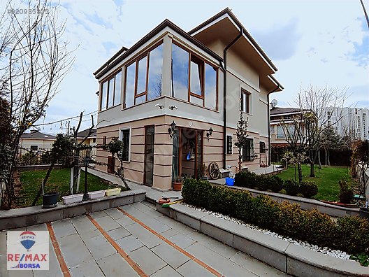 park caddesi satilik villa