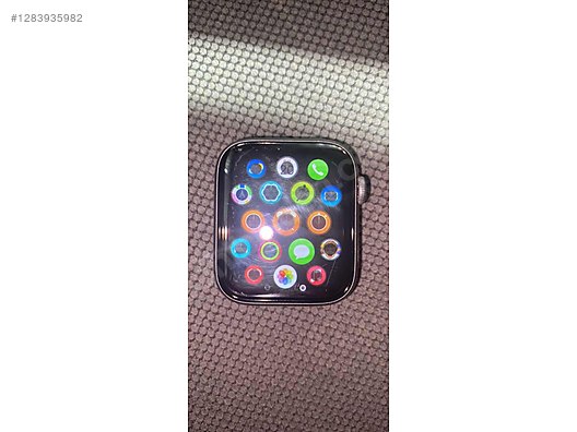 Apple Watch Series 4 - Alüminyum Gri Kasa 44 mm Mavi Kordon