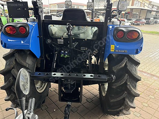 Machinery / Agricultural Machines / Tractors / New Holland / T4.60S