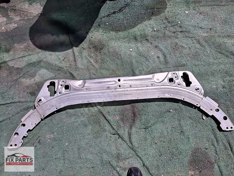 Mercedes C Ön Panel