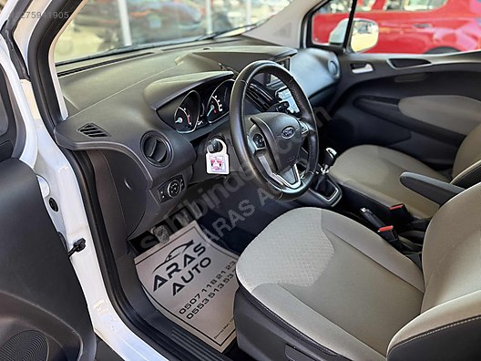 Vasıta / Minivan & Panelvan / Ford / Tourneo Courier / 1.0 EcoBoost Titanium