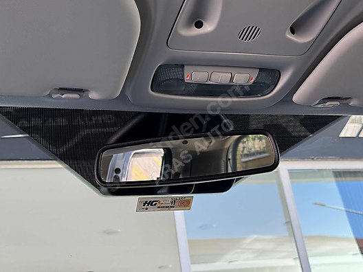 Vasıta / Minivan & Panelvan / Ford / Tourneo Courier / 1.0 EcoBoost Titanium