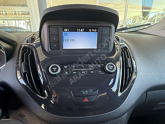 Vasıta / Minivan & Panelvan / Ford / Tourneo Courier / 1.0 EcoBoost Titanium