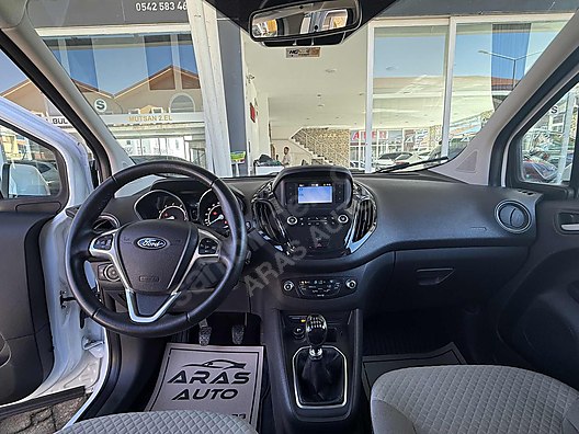 Vasıta / Minivan & Panelvan / Ford / Tourneo Courier / 1.0 EcoBoost Titanium