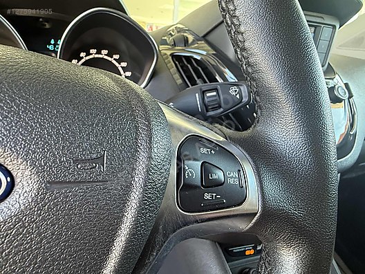 Vasıta / Minivan & Panelvan / Ford / Tourneo Courier / 1.0 EcoBoost Titanium