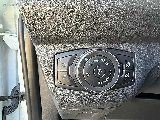 Vasıta / Minivan & Panelvan / Ford / Tourneo Courier / 1.0 EcoBoost Titanium