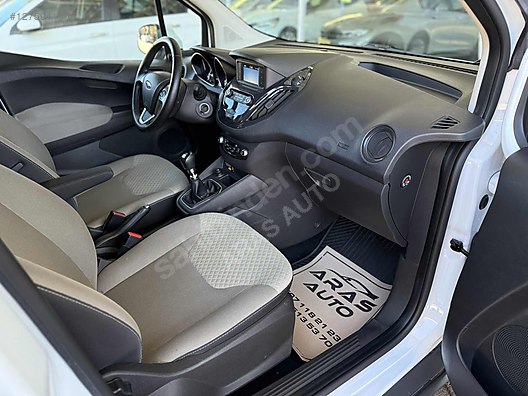 Vasıta / Minivan & Panelvan / Ford / Tourneo Courier / 1.0 EcoBoost Titanium