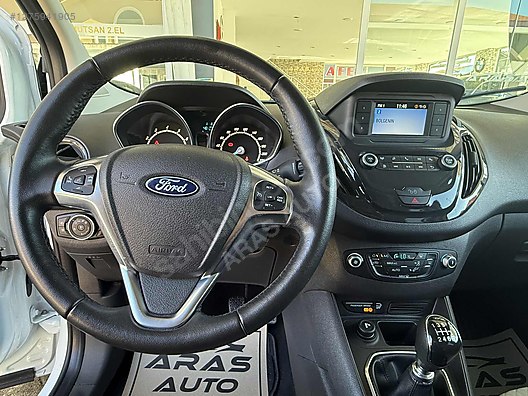 Vasıta / Minivan & Panelvan / Ford / Tourneo Courier / 1.0 EcoBoost Titanium