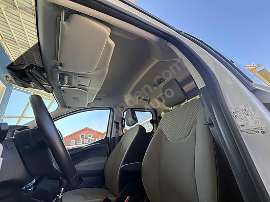 Vasıta / Minivan & Panelvan / Ford / Tourneo Courier / 1.0 EcoBoost Titanium