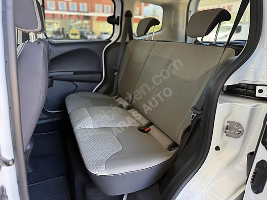 Vasıta / Minivan & Panelvan / Ford / Tourneo Courier / 1.0 EcoBoost Titanium